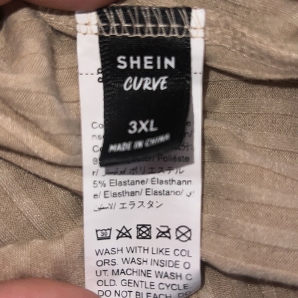 Cropped long sleeve cream colour shirt. Size 3xl - Picture 3 of 3